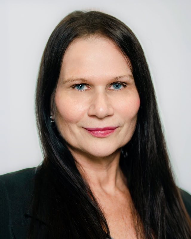 Portrait of Dyanne Bechard